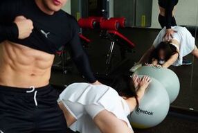 Public gym pick-up with a hot brunette - I could help with stratching at my home!