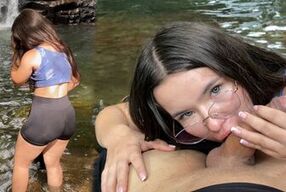 Naughty Aventurera Termina en Sexo Al AIre Libera: Cita en LUGAR MAGICO y Lejano's Public