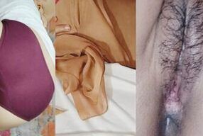 Ngentot cewek cantik jilbab muslimah tanpa kondom. Dia tak mau lepas hijab saat ngentot