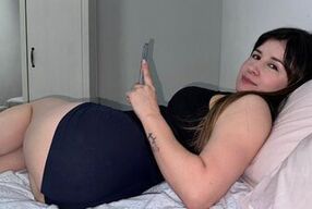 Mi hermanastra me insiste en cogermela y con mi polla le lleno la vagina de semen