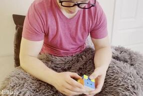 Mój przyrodni brat nauczył mnie układać kostkę rubika, a później go wyruchałam - POLSKIE