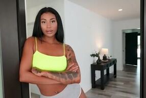 Ariana Starr - Hawaiian Bombshell