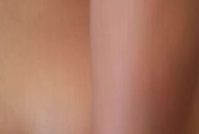 Katyperla jugando con su gran culo