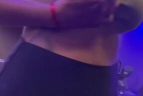 METE GOSTOSO NO BANHEIRO DA ACADEMIA ME FAZ GOZAR NA SUA PICA GROSSA !