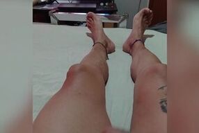 Una buena paja para que te tragues mi leche esclavo mio.