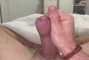 Eyaculando en mi habitación antes de ponerme a estudiar