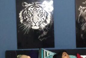 I masturbate my stepsister in the presence of her horny girlfriend