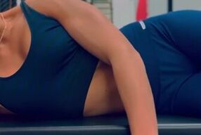 I'm getting sexy at the gym lying on my side