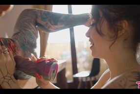 hot Tattoo Lesbian Anal Fuck + i SQUIRT on a Pornstar - Eden Ivy