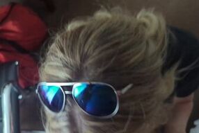 Petite blonde gives blowjob amateur in hotel room