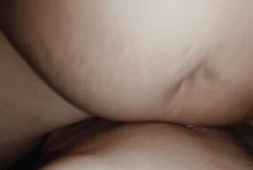 Vecina chupa y monta mi verga mientras su marido no esta