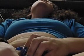 MILF quickie before picking up from school