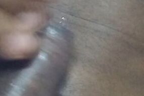 Me Encuentra en el baño público Hermosa Chica Dominicana