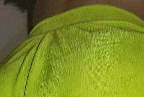 Me dejan solo con mi hermanastra me calienta antes de montarme y le dejo la leche dentro de ella. ????