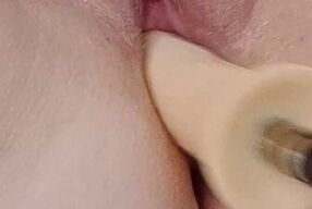 Sex machine pounds my pussy ???? one wet pussy ????