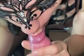 Pompino al mio migliore amico ingoio tutta la sborra