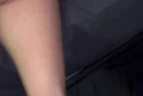 La toco toda hasta que me vengo encima de ella