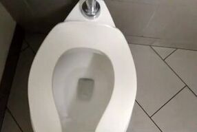 Black Dick Pissing 3